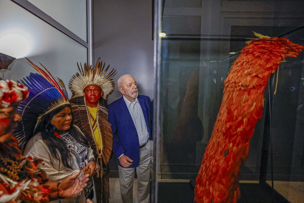 residente da República, Luiz Inácio Lula da Silva, durante a cerimônia de celebração do retorno do Manto Tupinambá ao Brasil, no Museu Nacional. Rio de Janeiro - RJ. — Foto: Ricardo Stuckert / PR