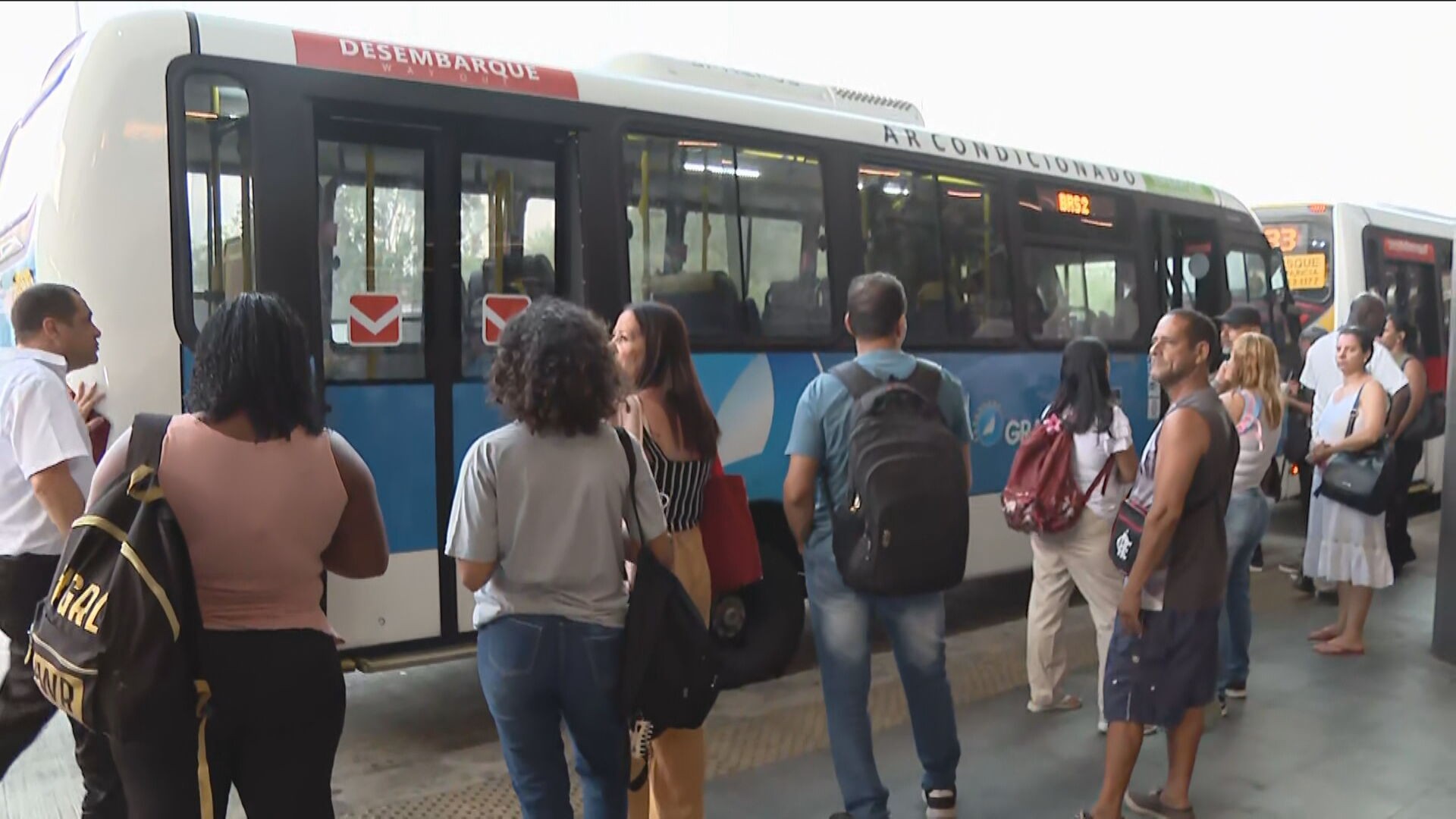 Prefeitura do Rio cria duas linhas temporárias após suspensão de 60 ônibus por falta de combustível