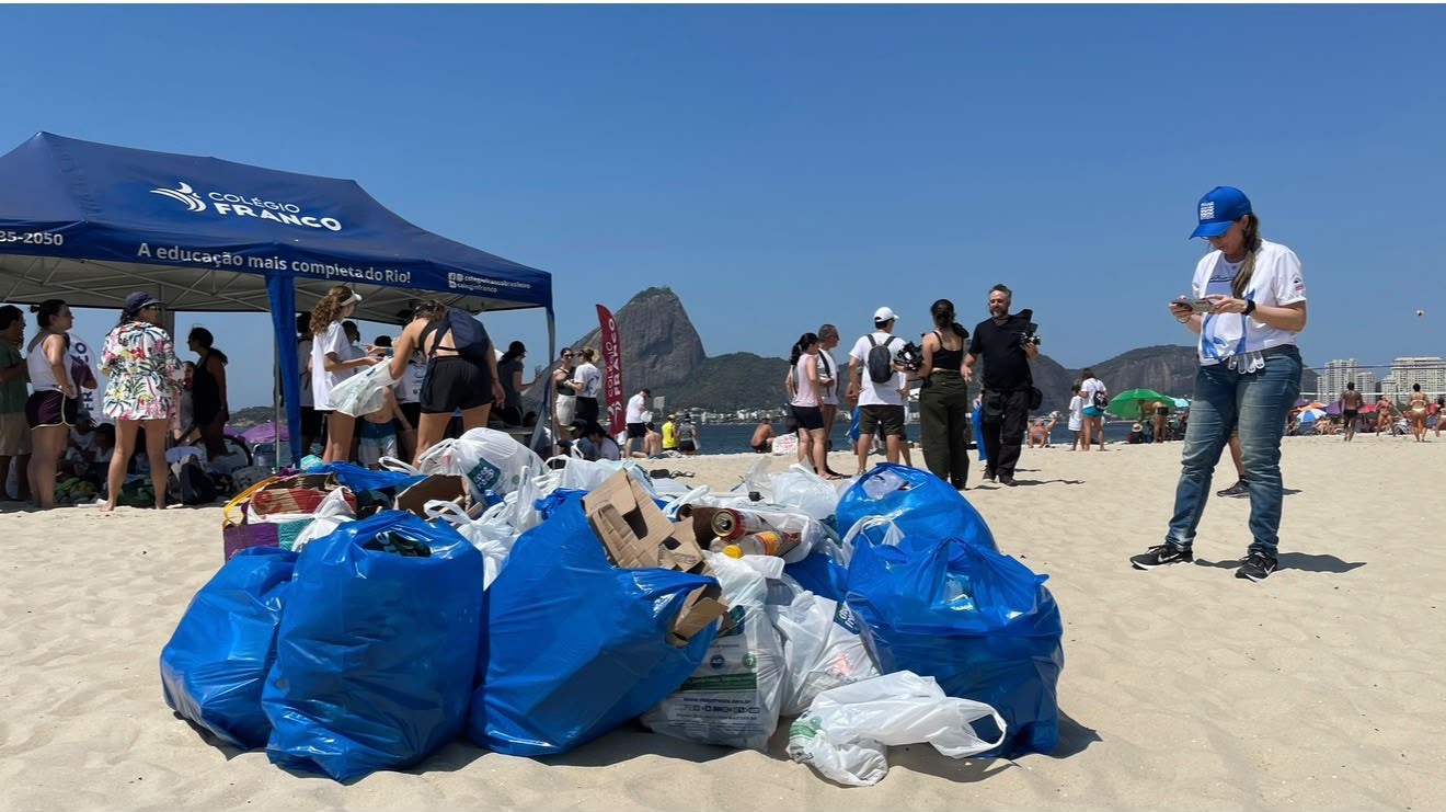 Dia Mundial da Limpeza terá mutirão na Praia do Flamengo neste sábado; veja como participar