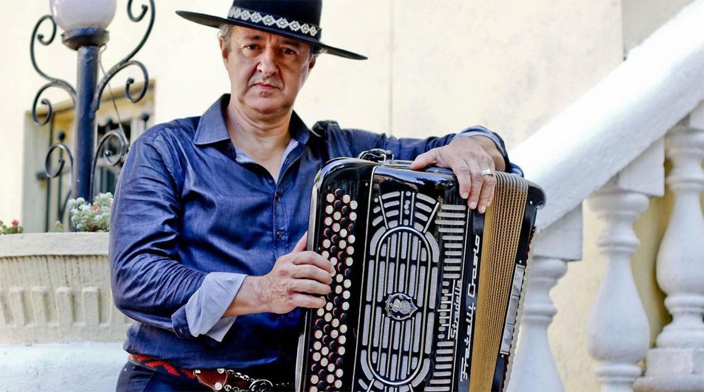 João Vicenti, gaiteiro morto aos 58 anos, foi o músico que pôs tempero gaúcho no som roqueiro da banda Nenhum de Nós