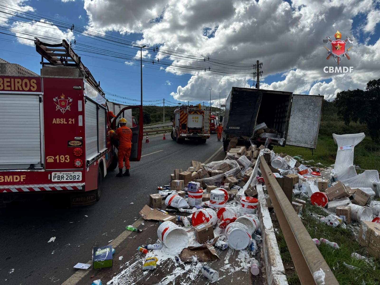 Motociclista morre após acidente com caminhão no DF