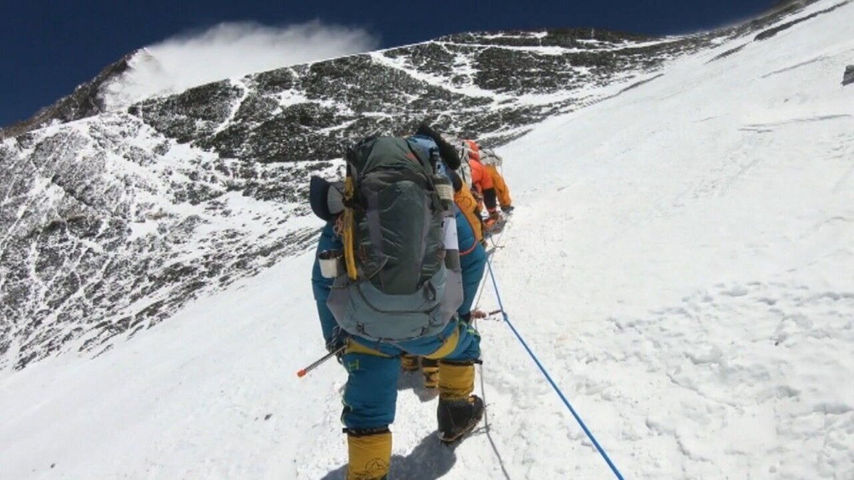 Montanhista se torna 1º brasileiro a escalar Everest e 4ª montanha mais alta do mundo em sequência