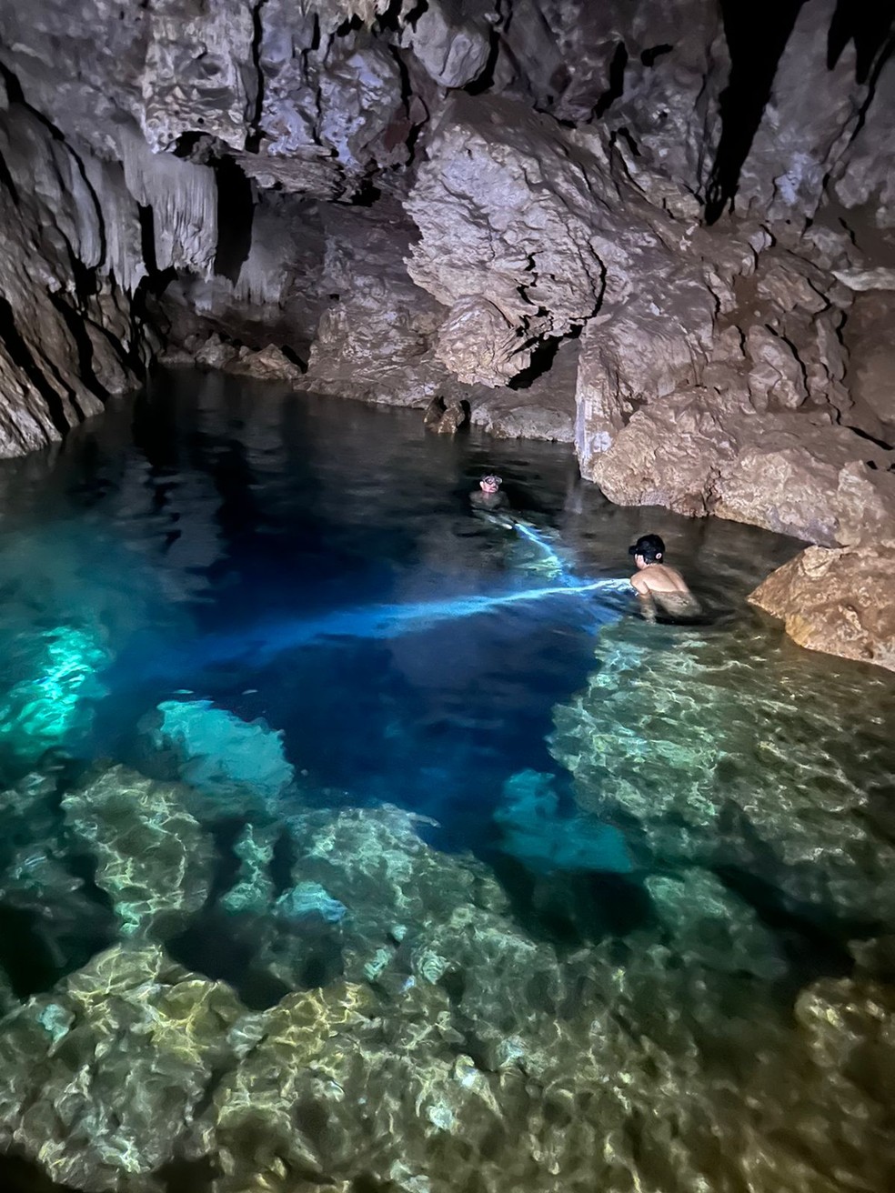 Rede de dutos subterrâneos com grande volume de água em Nobres — Foto: Assessoria