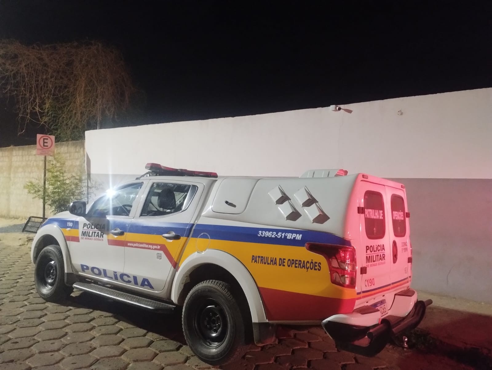 Mulher com mandado de prisão em aberto pelo crime de corrupção de menores é presa após fazer o Enem, em Janaúba