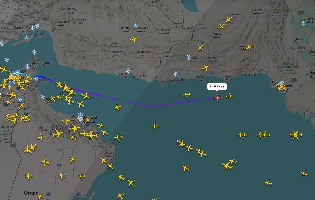 Boeing 737 desaparece do radar perto de Karachi, no Paquistão; dados de radar indicam que aeronave caiu no mar
