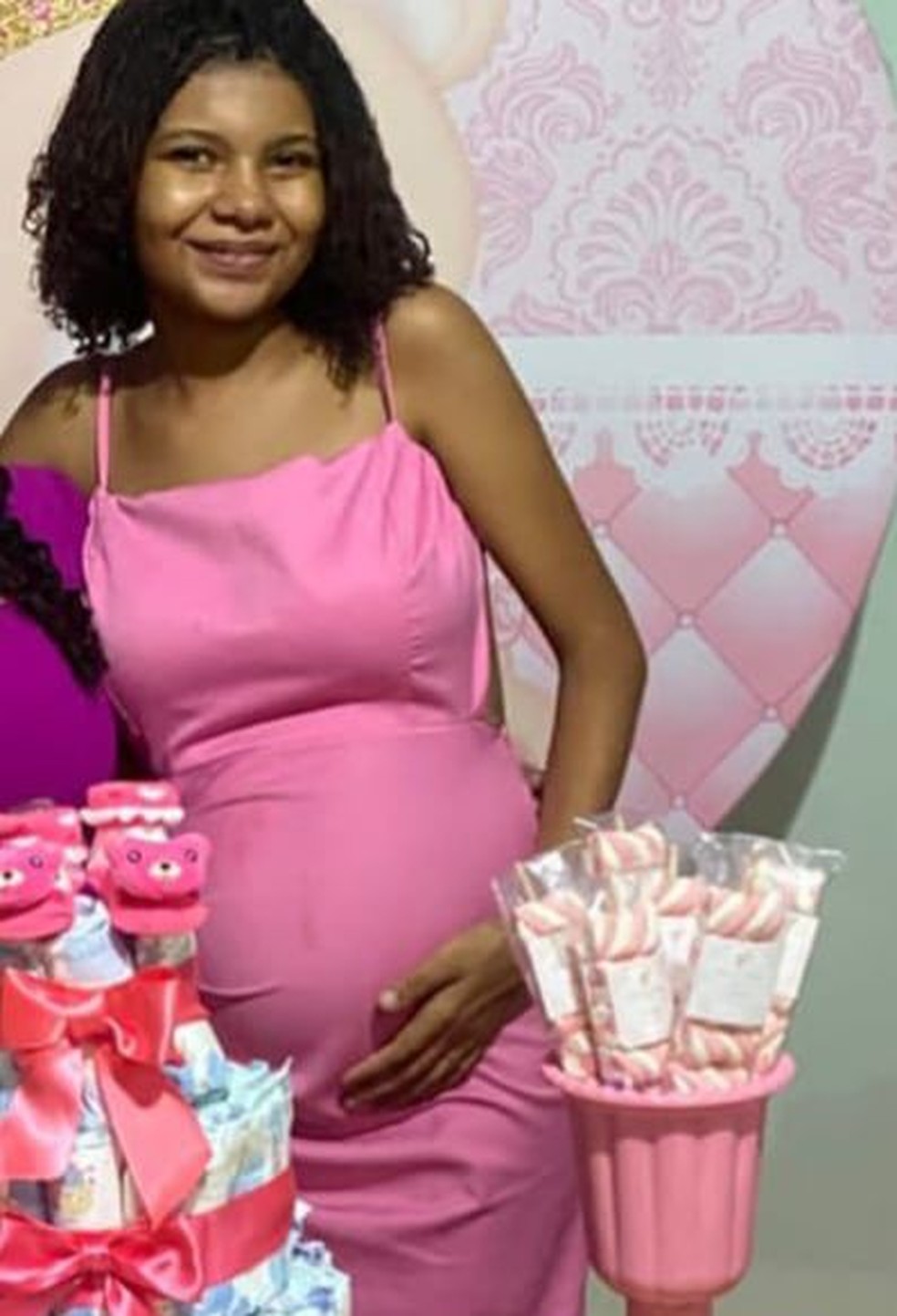 Emilly Azevedo Sena está desaparecida  — Foto: Reprodução