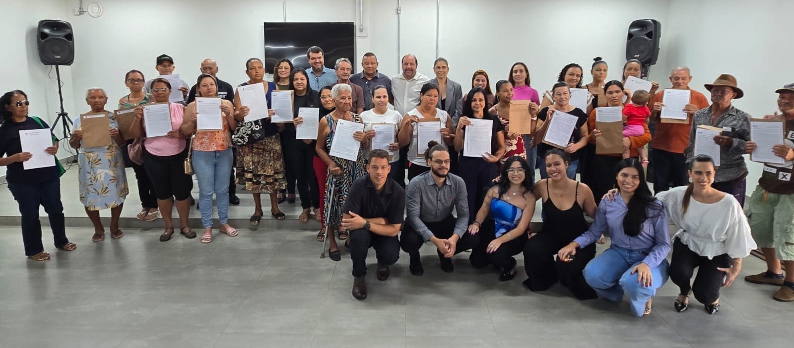 Prefeitura de Montes Claros regulariza imóveis de 50 famílias