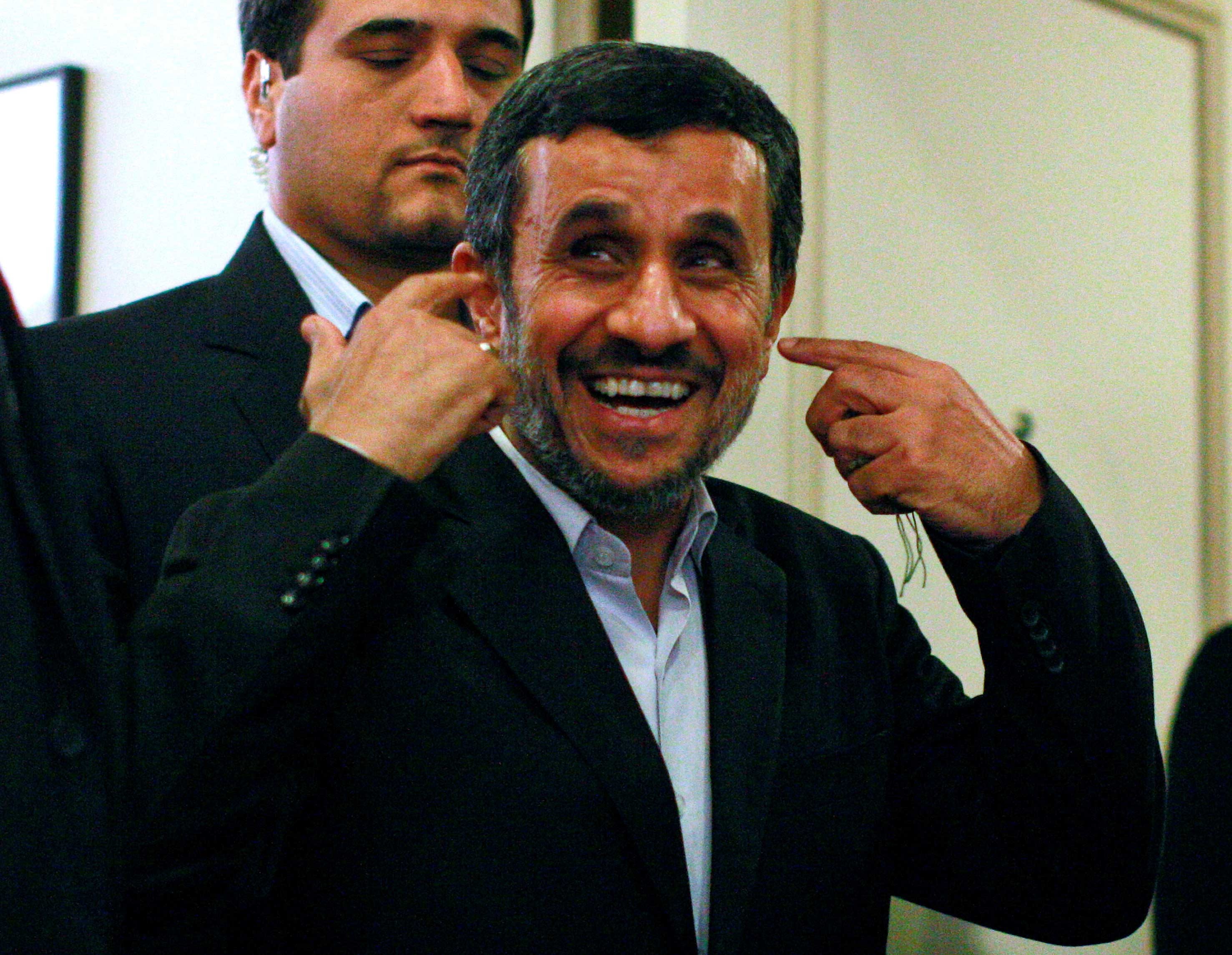 Como Ahmadinejad, ex-presidente do Irã, virou um dos maiores mistérios da guerra?