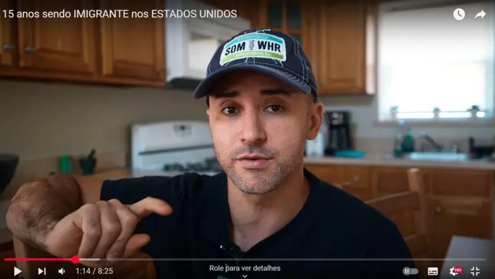 Influenciador Junior Pena diz que comunidade brasileira está assustada. — Foto: Reprodução/Junior Pena no Youtube