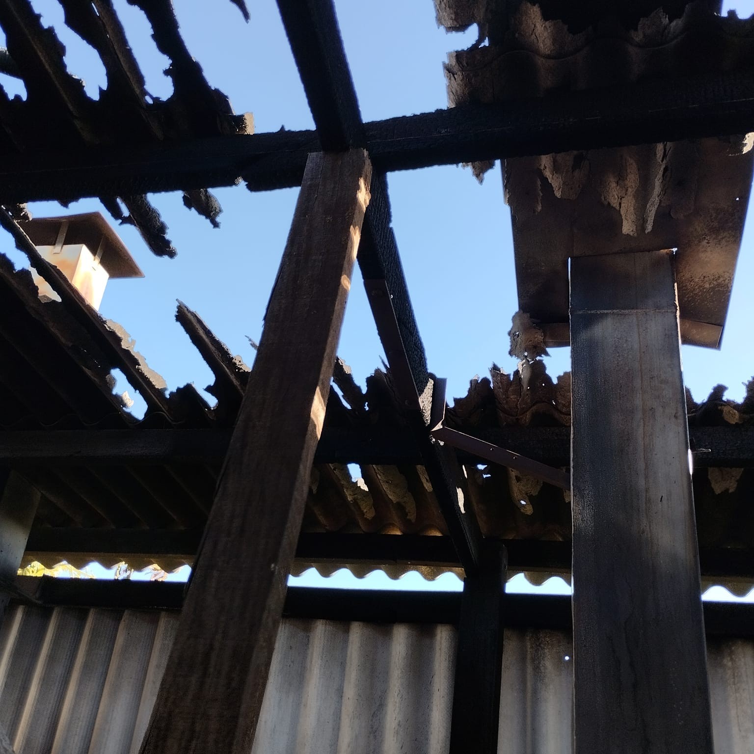 Incêndio em salão de festas durante fritura de batatas