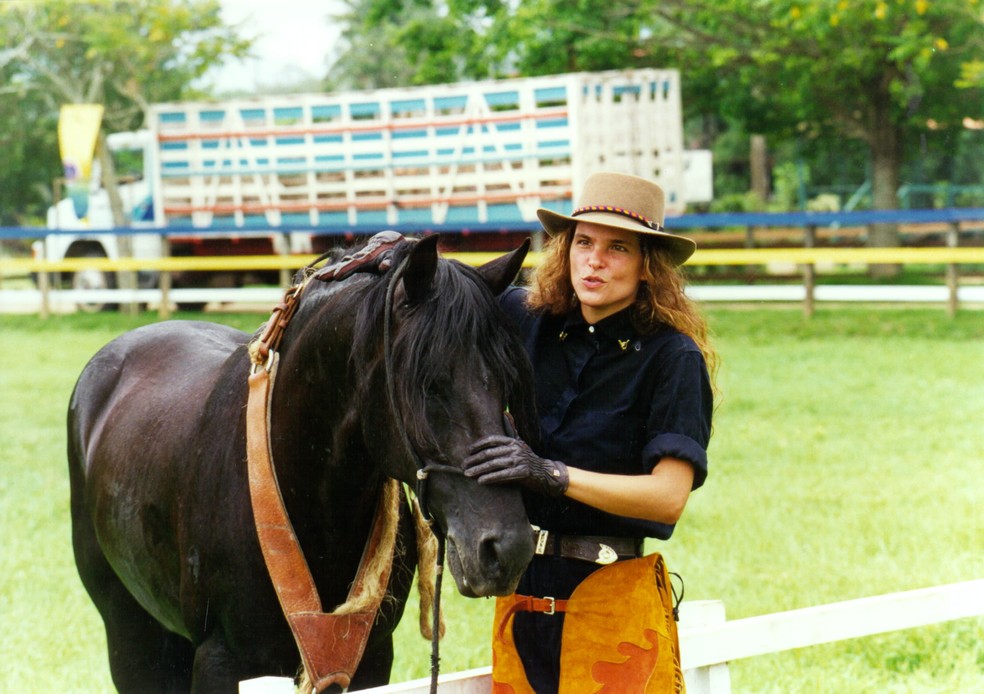 Cristiana Oliveira em 'Corpo Dourado' (1998) — Foto: Jorge Baumann/Globo