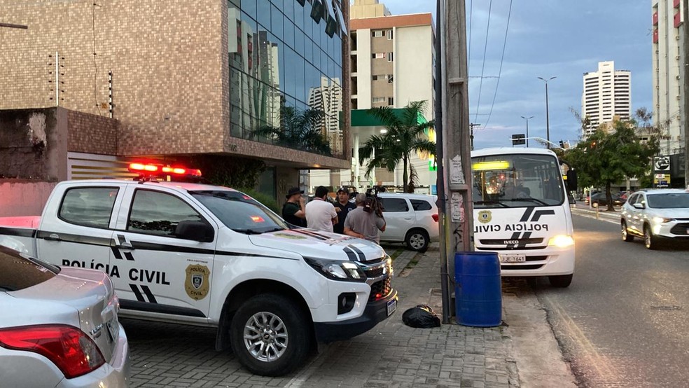 Pelo menos 18 pessoas foram levadas para a Central de Polícia de João Pessoa — Foto: Eduardo Bueno/TV Cabo Branco 