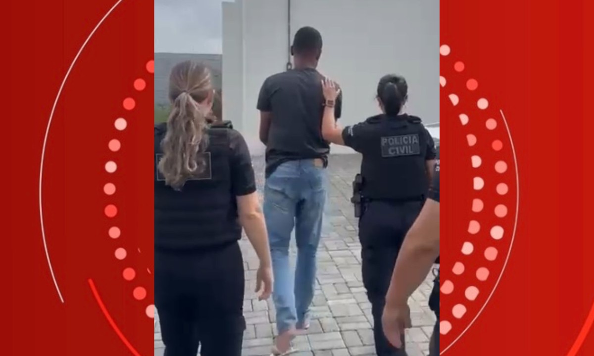 Suspeito de ameaçar a própria tia é preso em flagrante por porte ilegal de armas em Feira de Santana