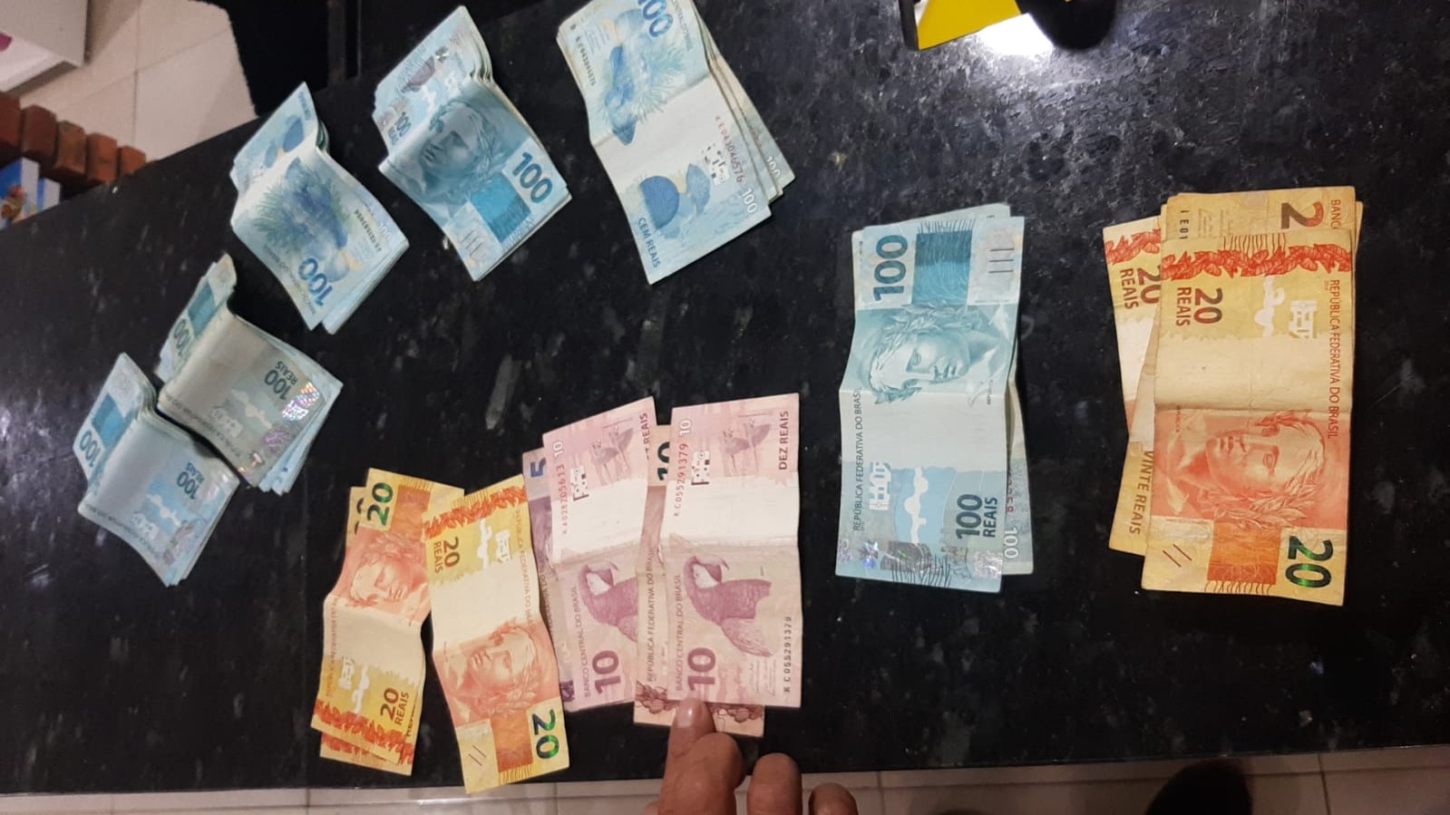 Homem é preso suspeito de ameaçar costureiro ao cobrar dívida de R$ 5 mil
