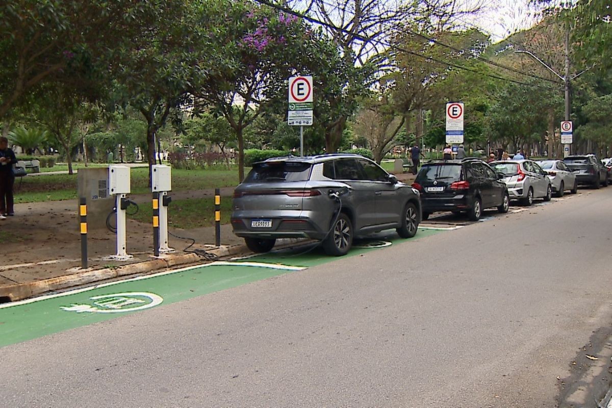 Com alta nas vendas de carros elétricos, veja locais e preços de pontos de recarga em São José dos Campos