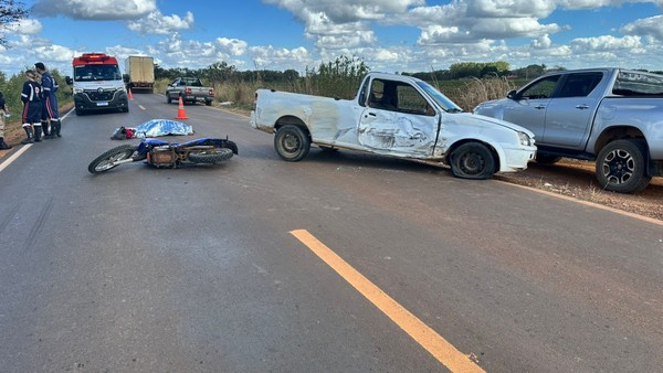 Jovem motociclista morre em acidente com caminhonete na MG-414, em Araguari