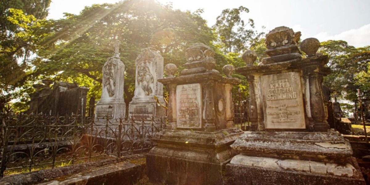 Sessão de terror no cemitério? Cidade de SC terá filmes e tour noturno entre túmulos históricos