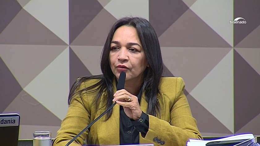 Relatório final da PEC da aposentadoria compulsória 'é uma vacina' contra demora para afastar magistrado, diz Eliziane Gama