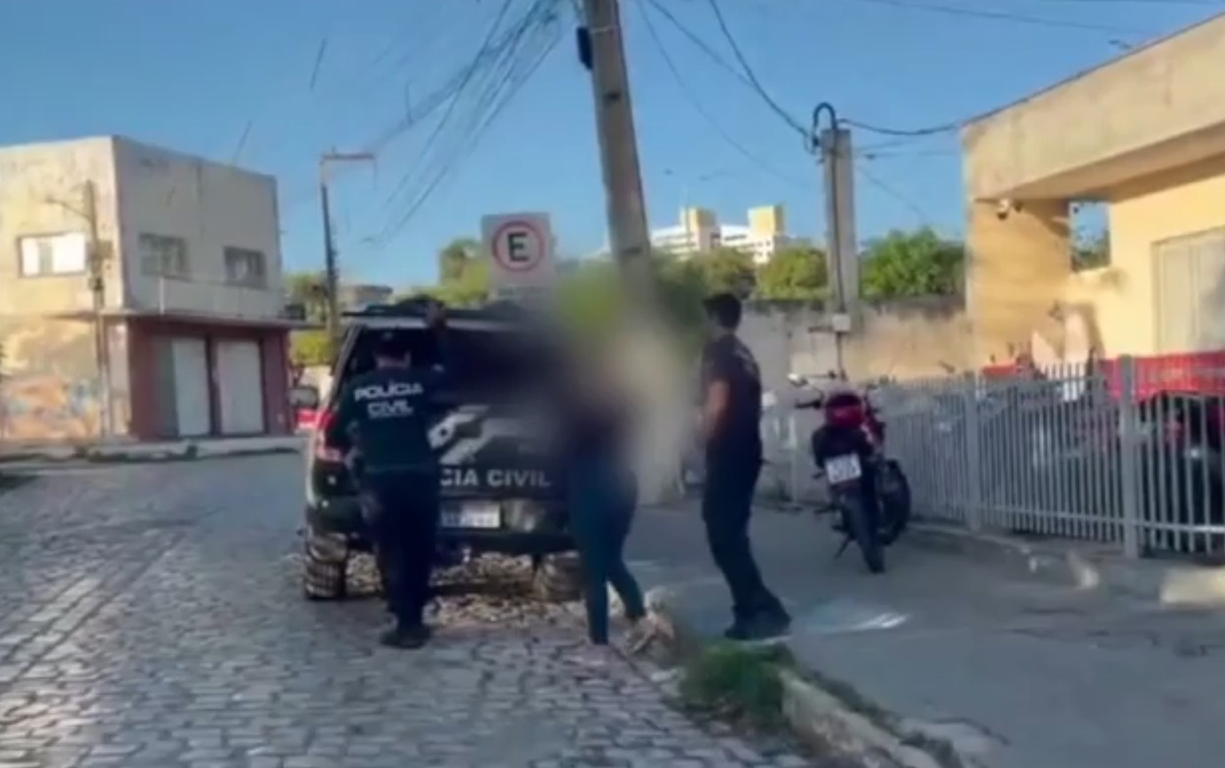 'Falsa desembargadora': Mulher presa com carteira falsificada da OAB é solta após audiência de custódia no RN