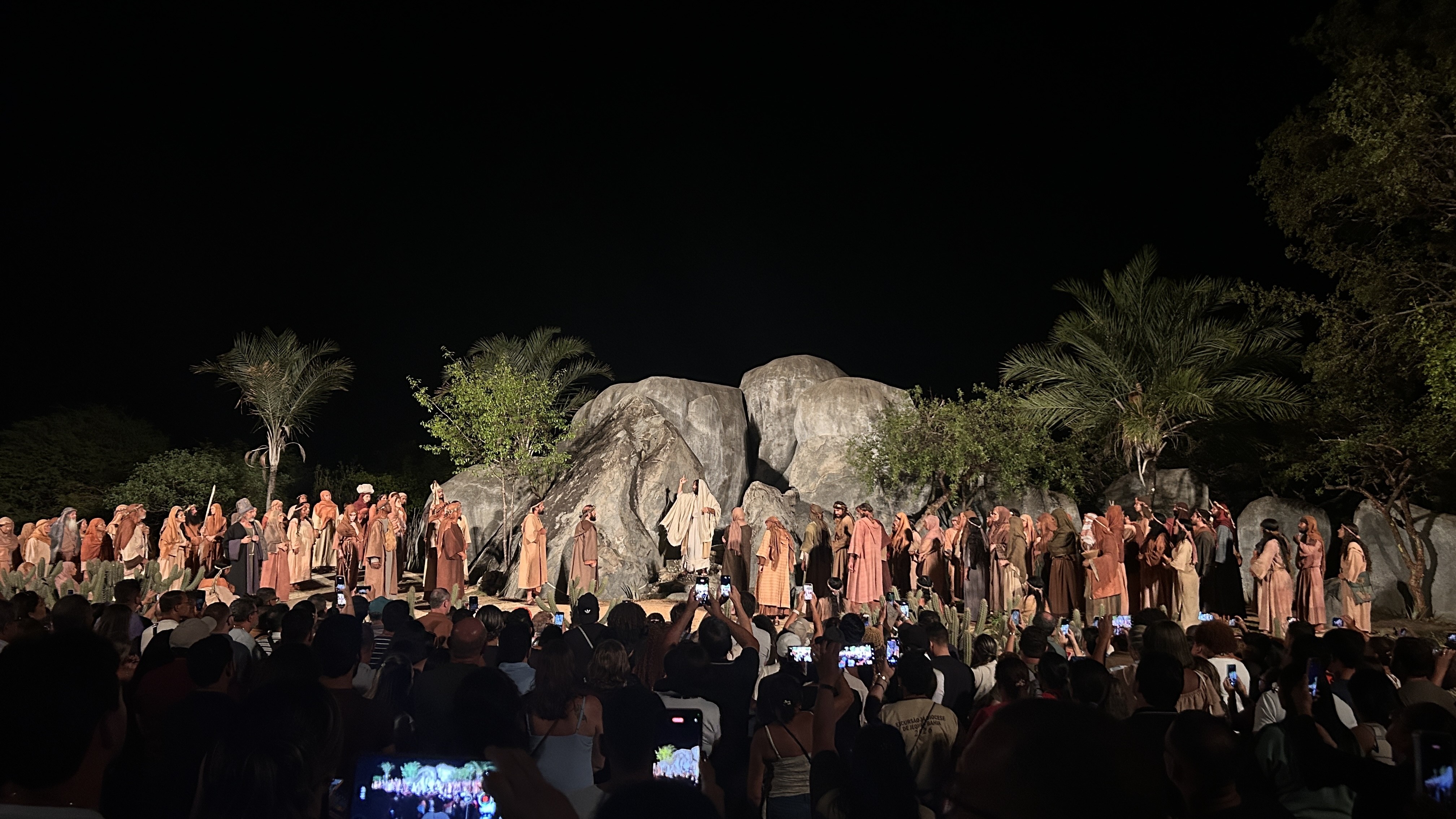 Paixão de Cristo de Nova Jerusalém impulsiona turismo e movimenta cerca de R$ 150 milhões em Pernambuco