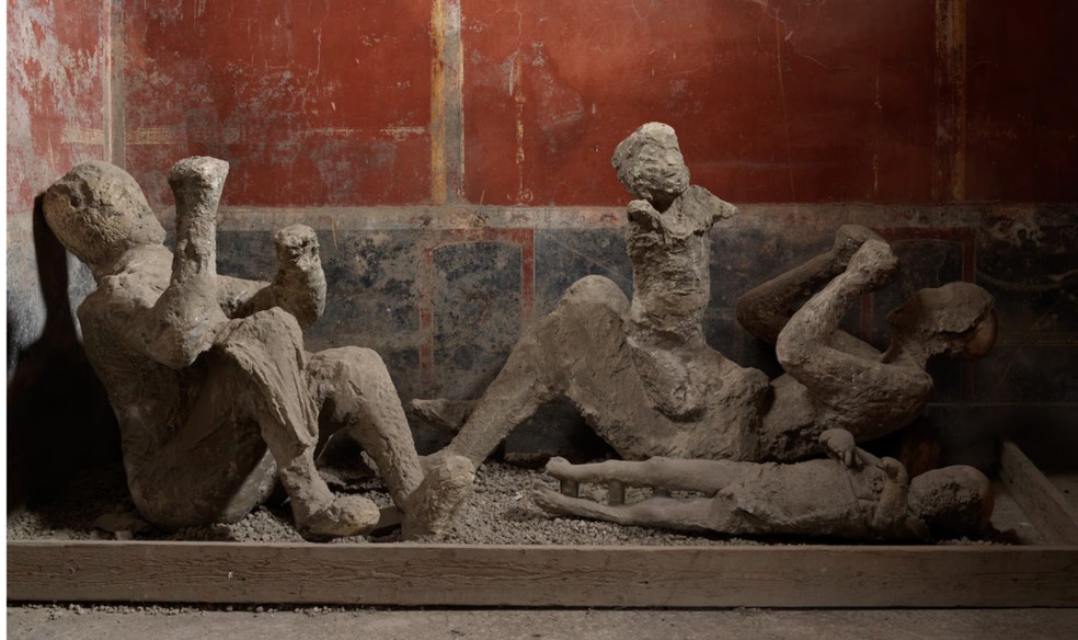 O que antes se imaginava ser a mãe e o seu filho foi reavaliado após estudo publicado na última semana — Foto: Imagem: Parque Arqueológico de Pompeia