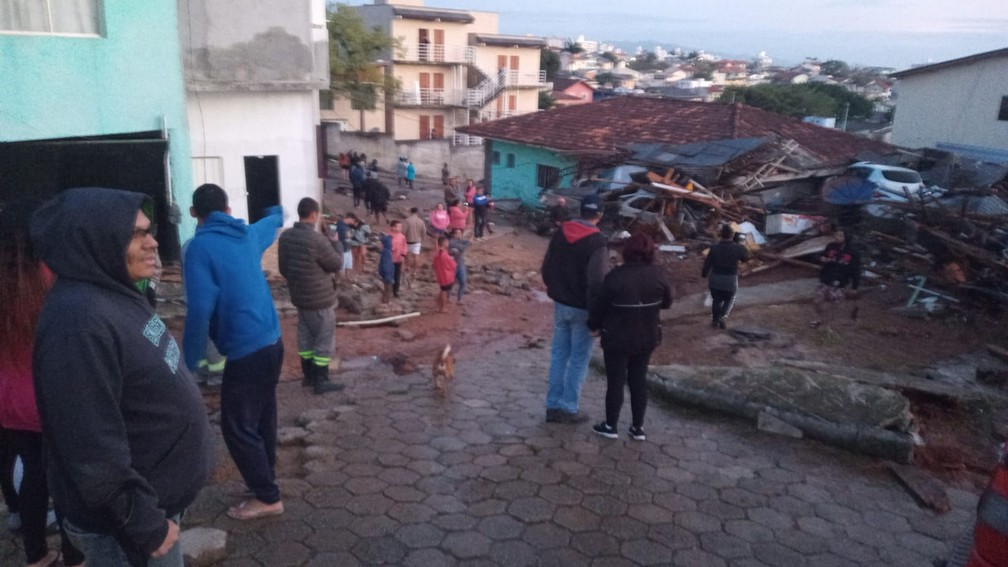 Monte Cristo, em Florianópolis, onde reservatório se rompeu e destruiu comunidade — Foto: Cristiano Gomes/NSC TV