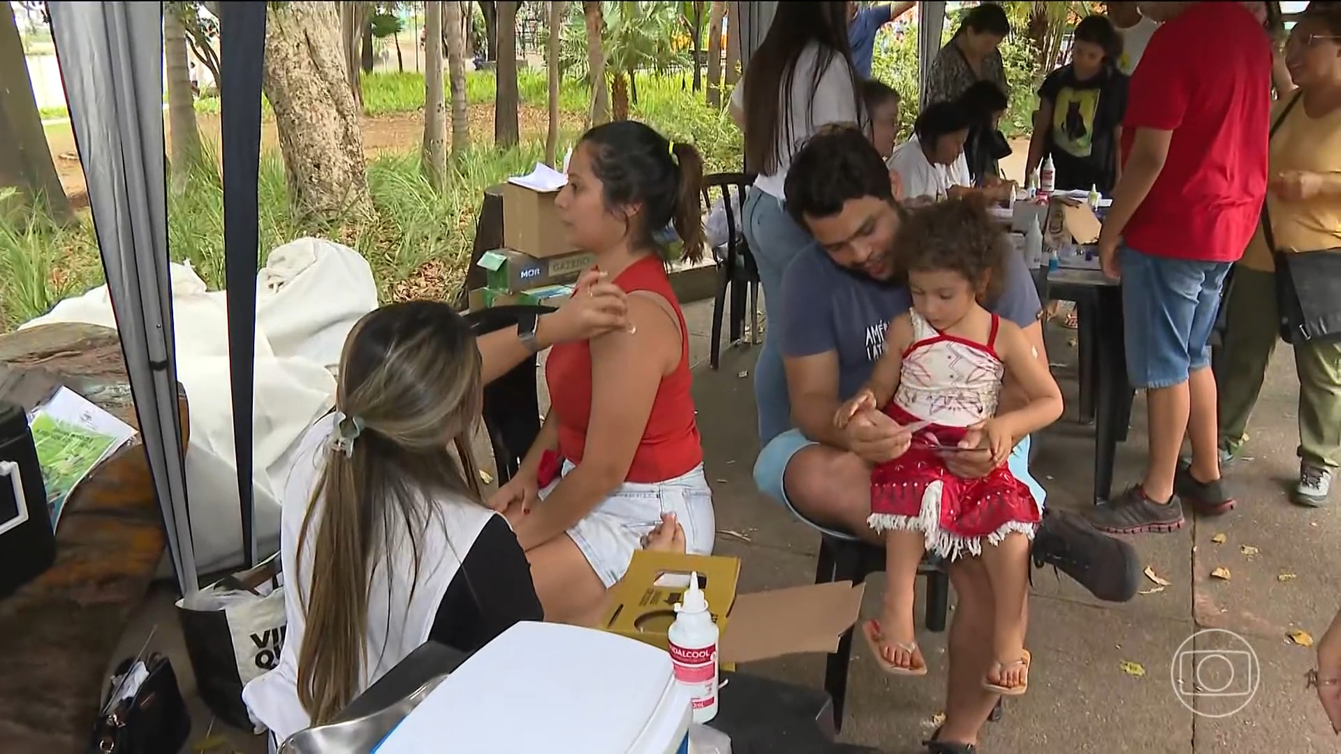 'Não tenho medo, venham vacinar', diz menina de 3 anos em Dia D de multivacinação