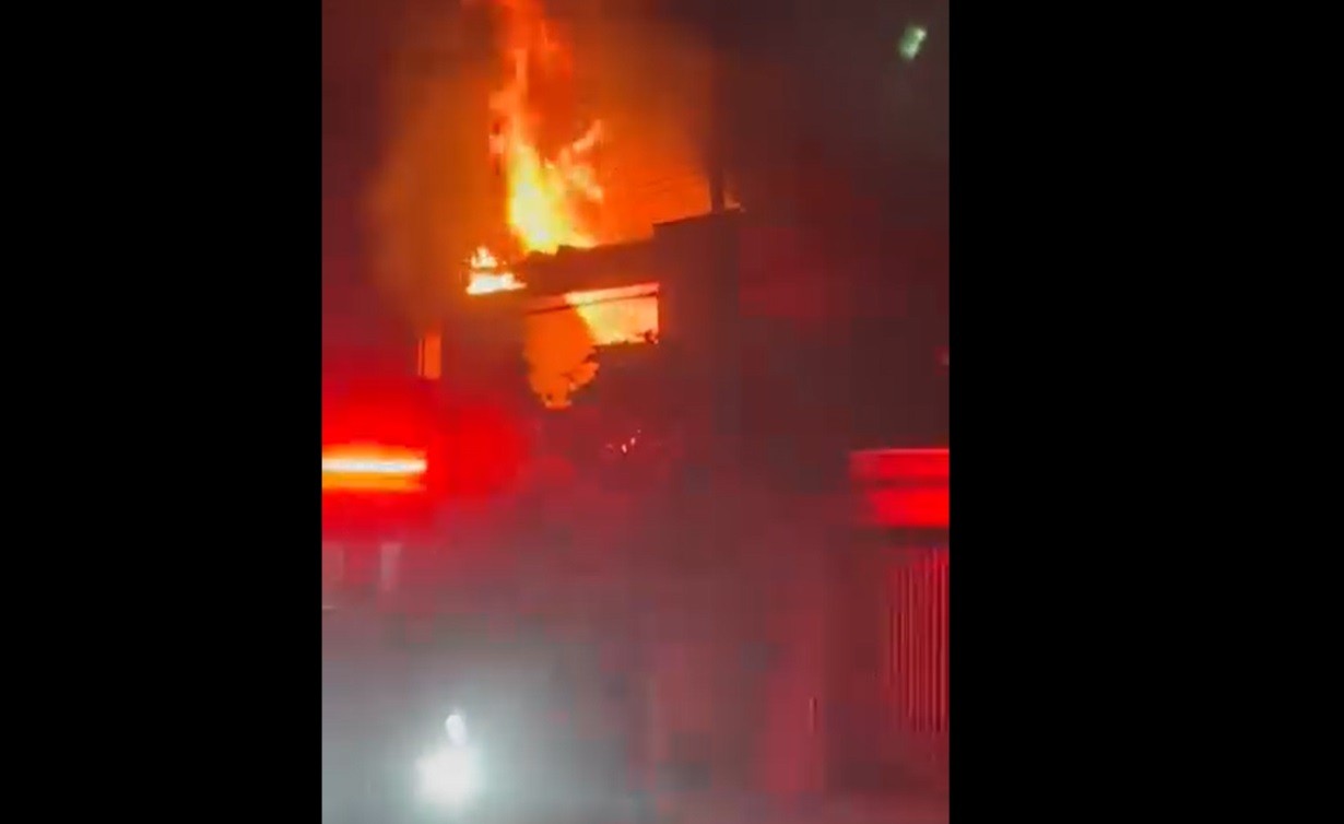 VÍDEO: Incêndio atinge casa e morador quebra braço ao tentar apagar fogo em Piracicaba