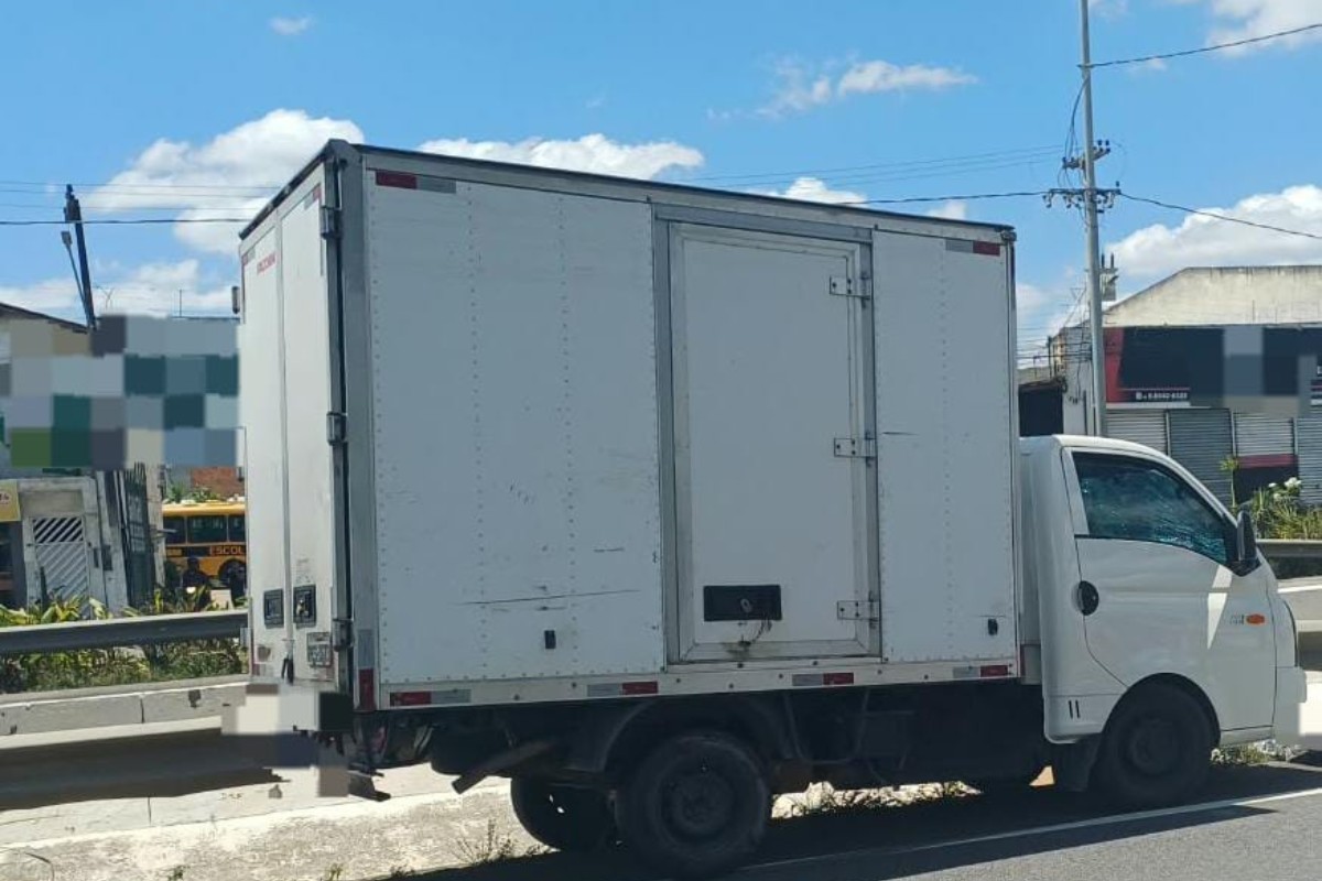 Idoso morre após ser atropelado por caminhão na BR-232, em Bezerros
