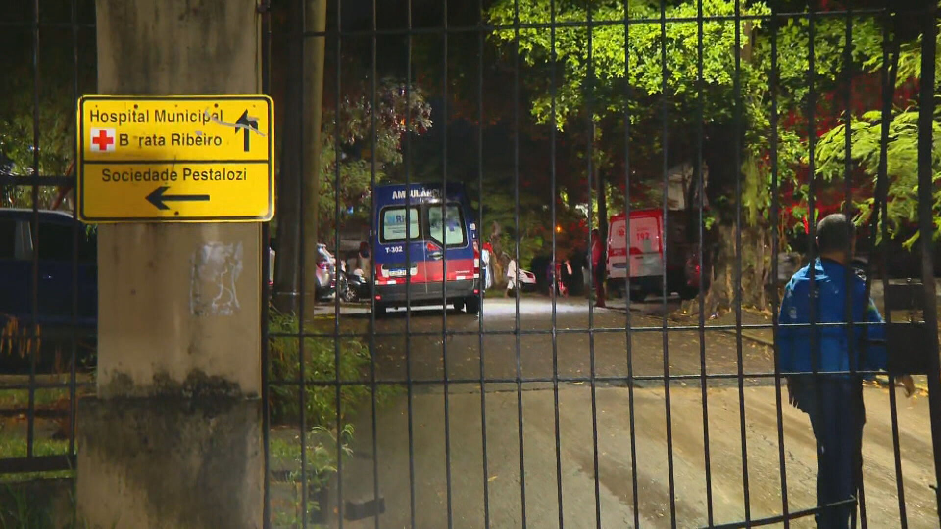 Incêndio atinge Hospital Barata Ribeiro, na Mangueira, e pacientes precisam ser transferidos