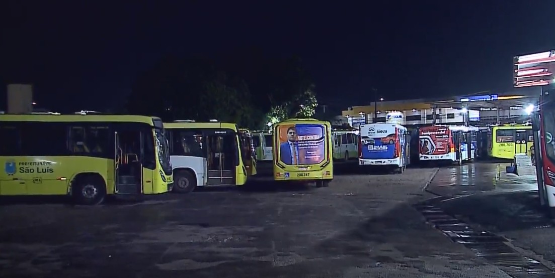 Rodoviários da empresa 1001 paralisam atividades por atraso de pagamentos em São Luís
