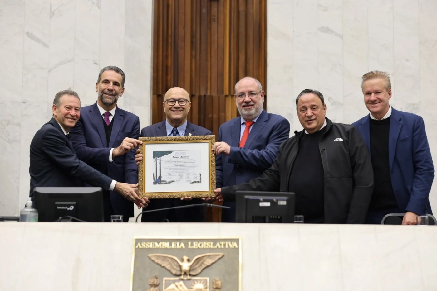 Assembleia Legislativa do Paraná faz homenagem aos 50 anos da Itaipu Binacional 