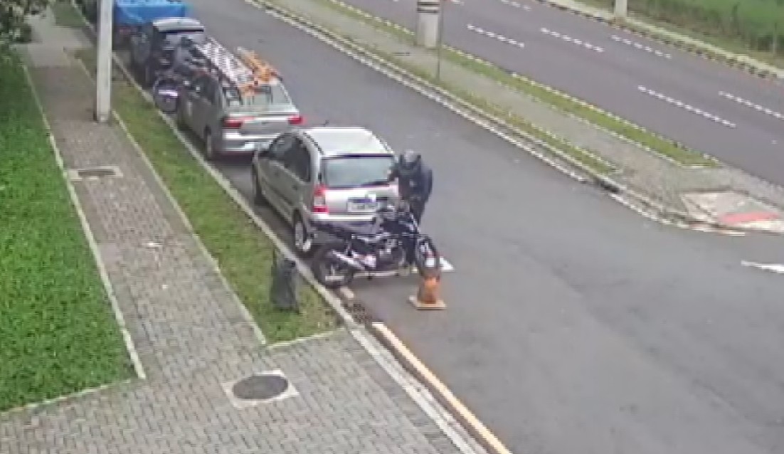 VÍDEO: Operação policial prende membros de grupos suspeitos de roubos de motos em Curitiba e região 
