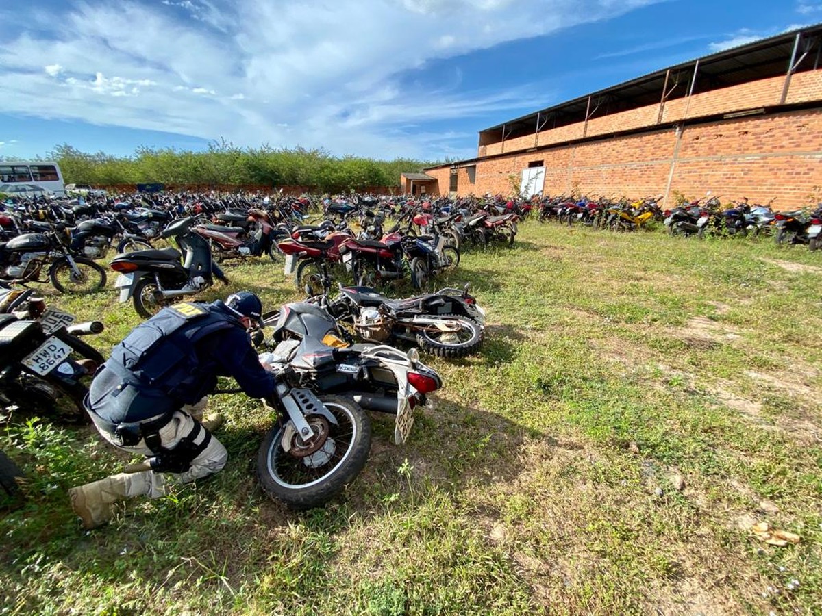 Mais de 250 veículos são recuperados de pátios do Detran no Piauí