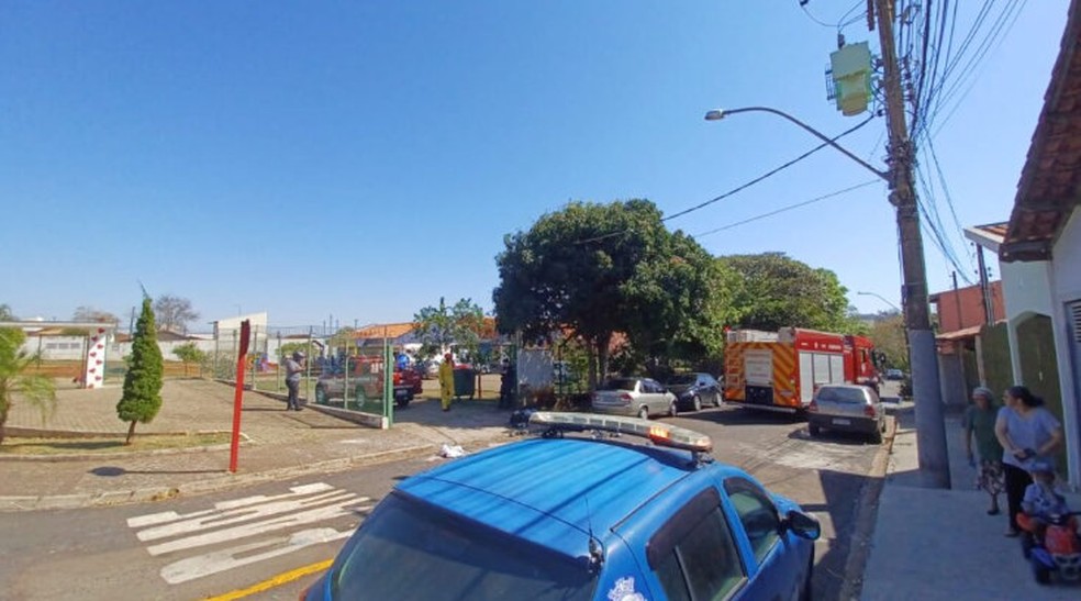 Incêndio atinge escola de educação infantil de São Carlos — Foto: Bruno Moraes/acidadeon