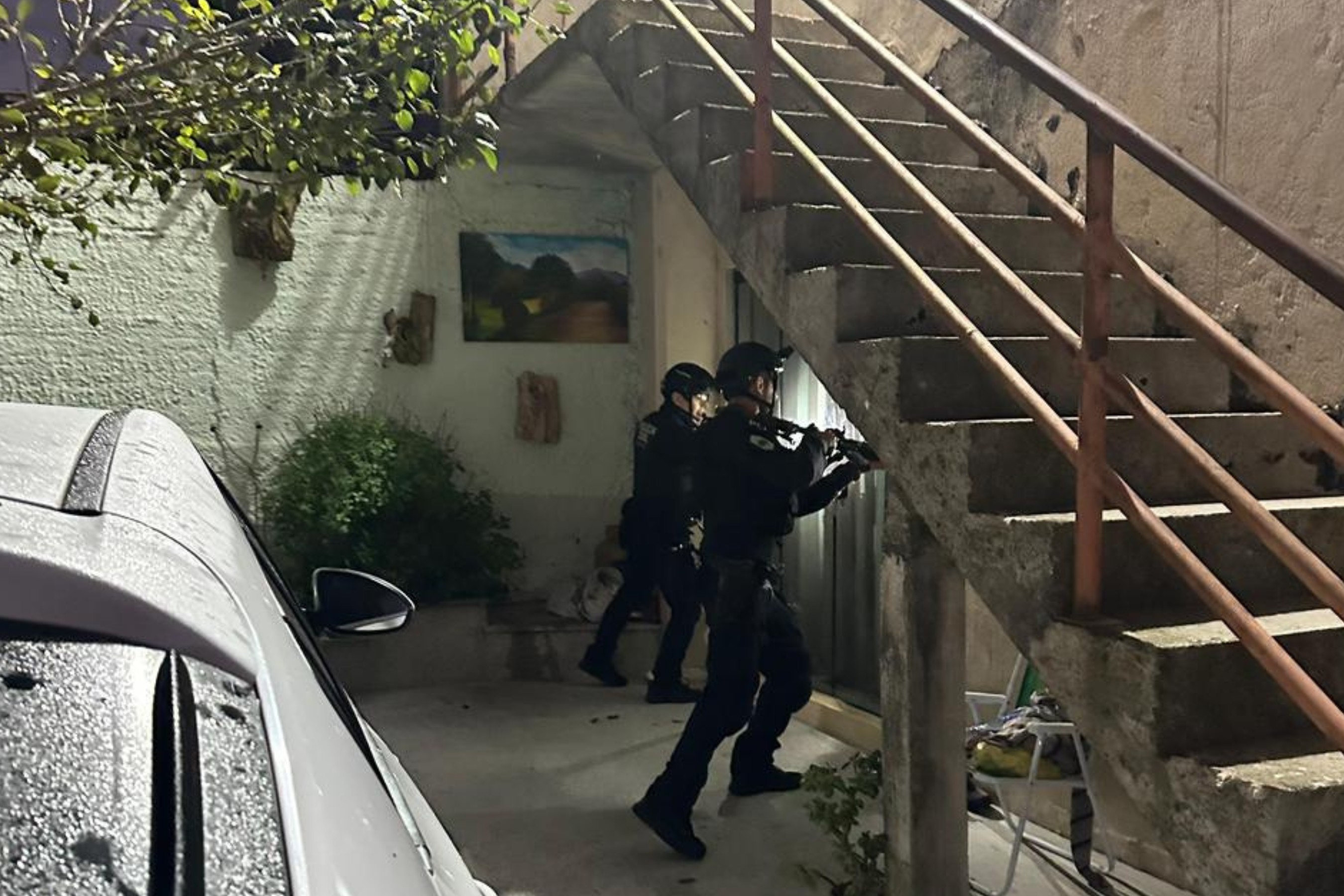 Grupo suspeito de roubar cargas em rodovia da Grande Curitiba é alvo de operação policial