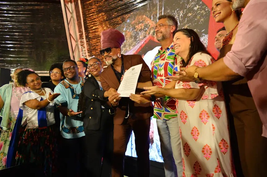 No Amapá, Carlinhos Brown é nomeado embaixador do Marabaixo