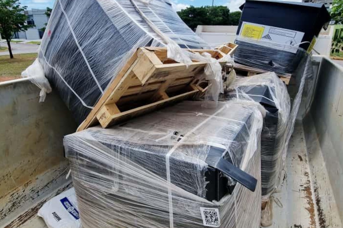 Caminhoneiro é preso levando 4 toneladas de agrotóxicos irregulares em veículo adulterado em MT