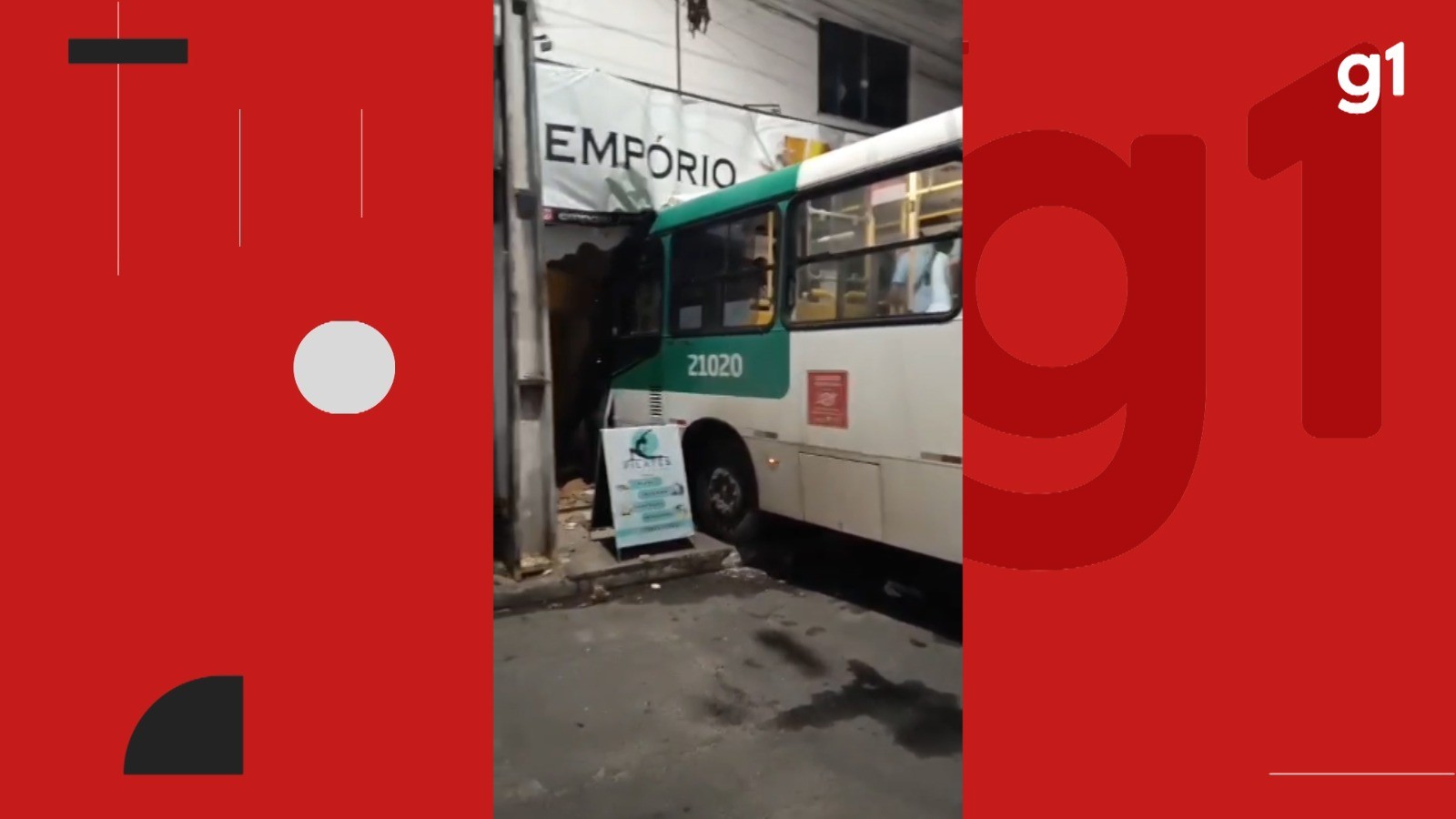 Vídeo mostra prédio 'atravessado' por ônibus após batida em Salvador; 12 pessoas ficaram feridas