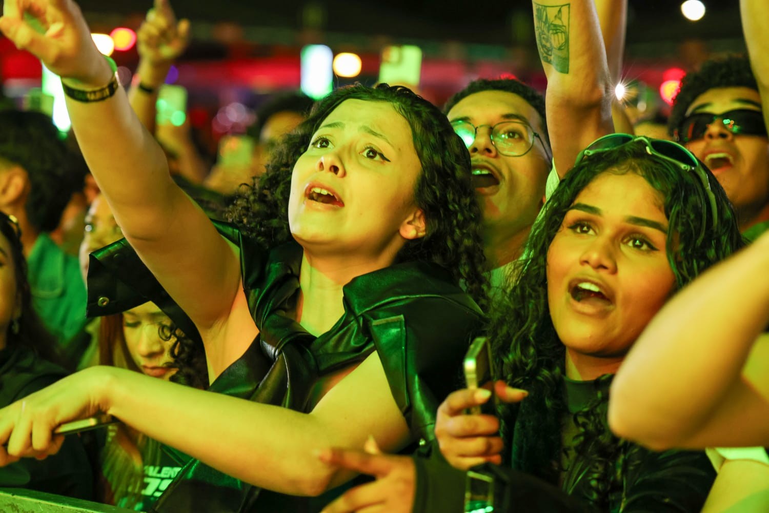 Fãs se emocionam no show de Matuê do Festival de Inverno Bahia — Foto: Laécio Lacerda