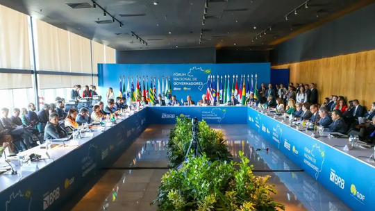 Governadores se reúnem em Belém para alinhar posição do Brasil na COP 30 - Fórum Nacional de Governadores ocorre nesta terça-feira (13) no Parque da Cidade. No evento, serão apresentados os eixos centrais do evento, como descarbonização, financiamento climático e transição energética.