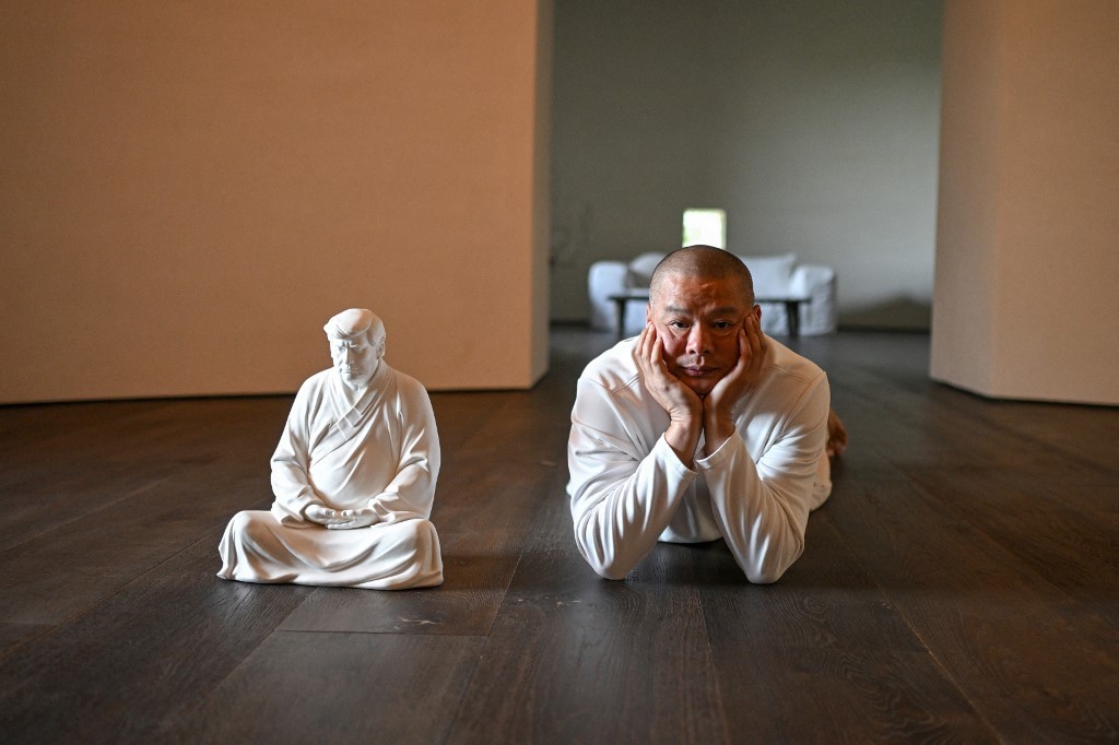 Estátuas de Trump com pose de Buda fazem sucesso na China