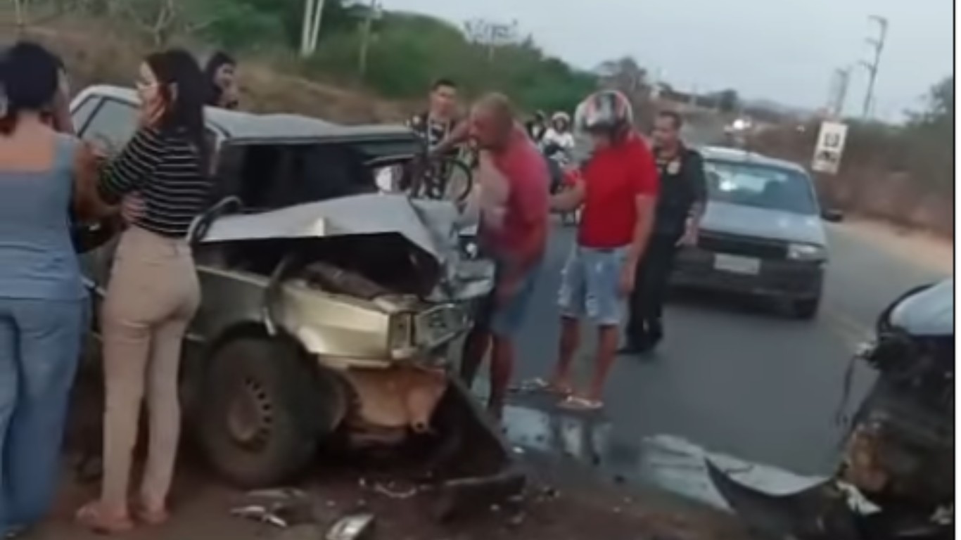 Casal de idosos morre após acidente na PE-95 em Riacho das Almas