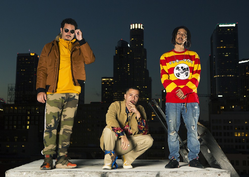 Grupo de rap 3030 faz álbum inspirado pela Tropicália e gravado