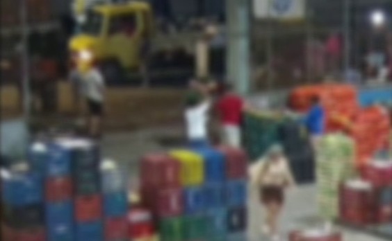 VÍDEO: comerciante é esfaqueado no Mercado Municipal de Itabaiana