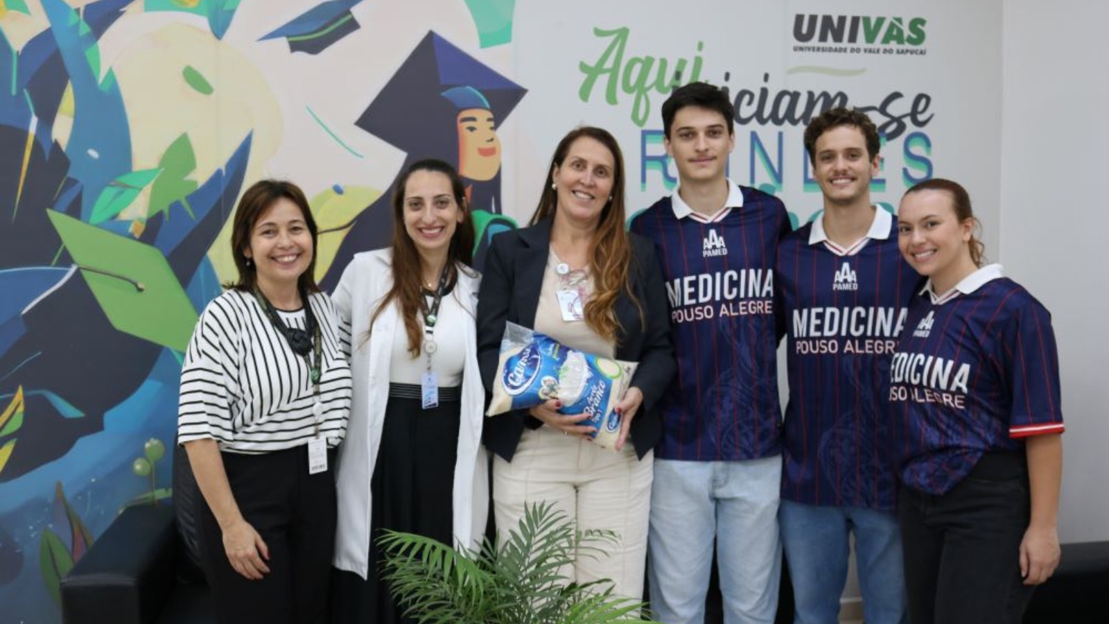 AAAPAMED Univás doa 1,2t de arroz ao Complexo Hospitalar Samuel Libânio