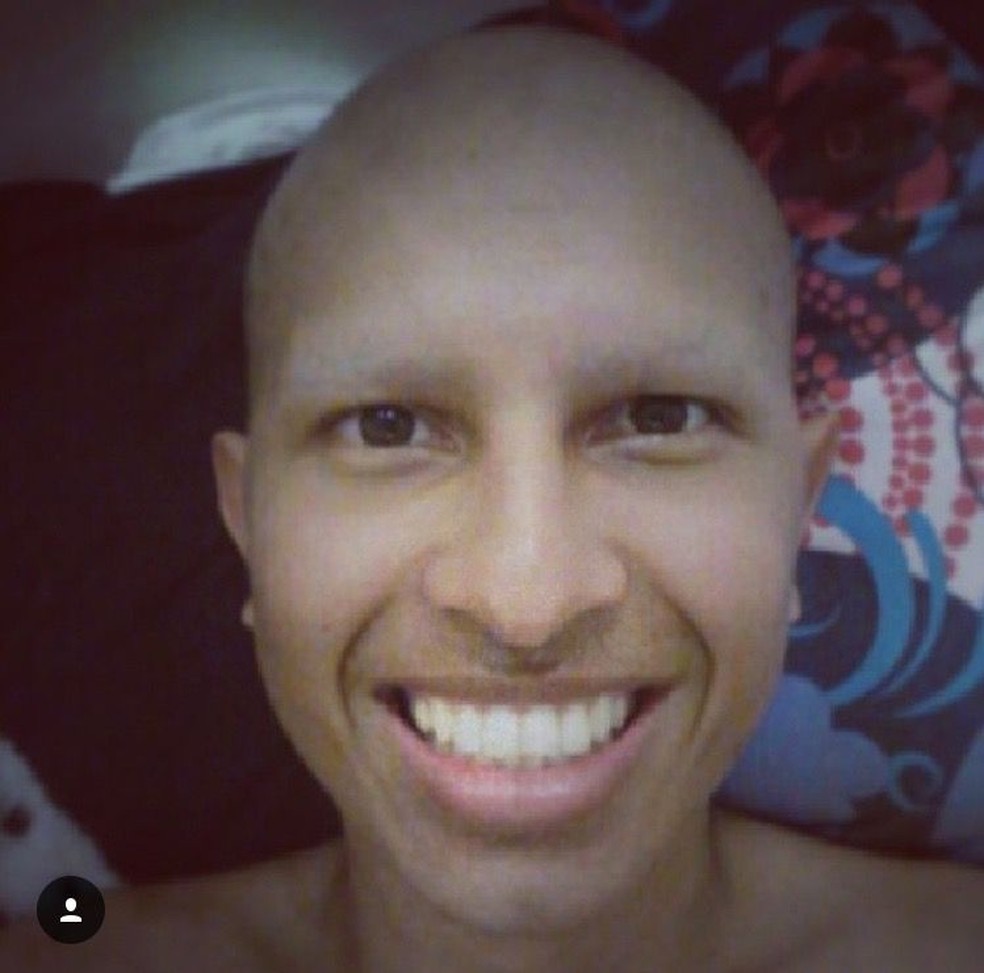 Jancarlos chegou a trancar a faculdade, onde era bolsista, e voltou em 2015, dois anos após o diagnóstico — Foto: Arquivo pessoal