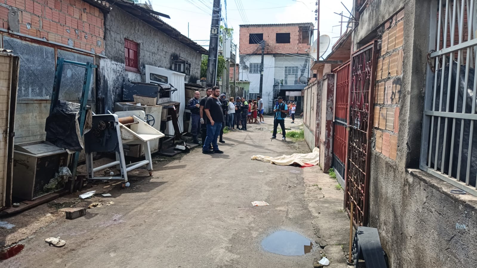 Adolescente mata o próprio irmão a facadas durante briga familiar em Manaus