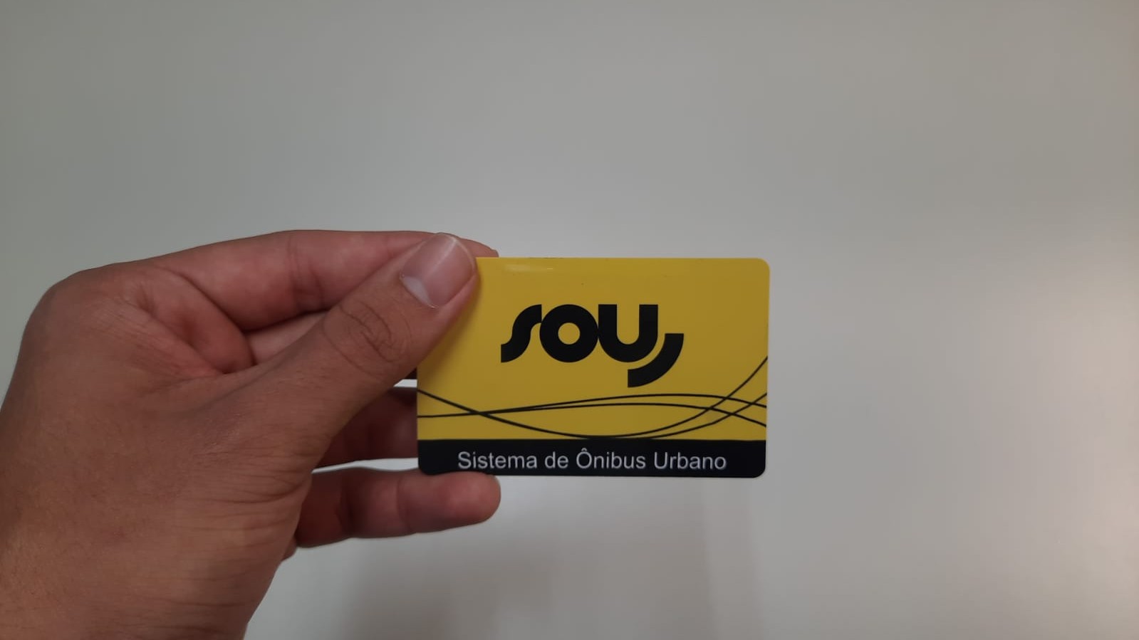 Mesmo sem cobrança de tarifa, Prefeitura obriga passageiros de ônibus do transporte coletivo a usar cartão aos fins de semana