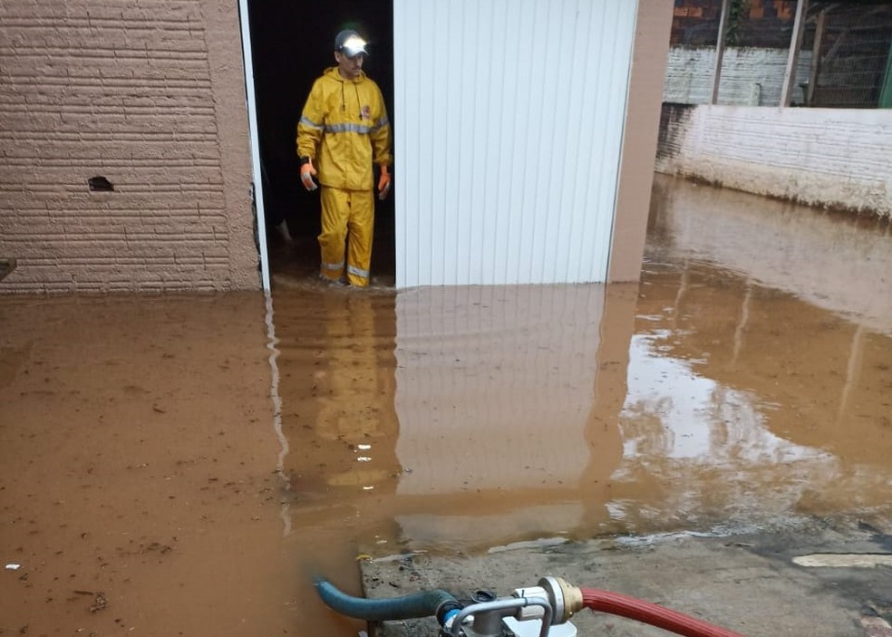 Cidades de SC ficam embaixo d’água e rodovias são interditas após chuva; VÍDEOS — Foto: Defesa Civil/Divulgação